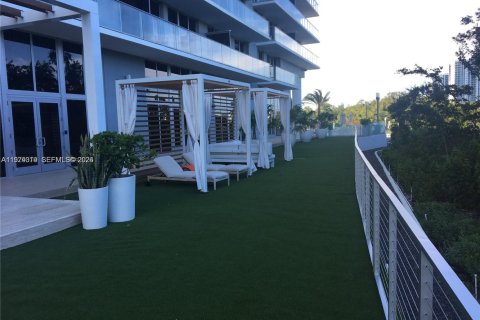 Condo in North Miami Beach, Florida, 1 bedroom № 2036543 - photo 18