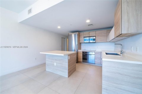 Condo in North Miami Beach, Florida, 1 bedroom № 2036543 - photo 7
