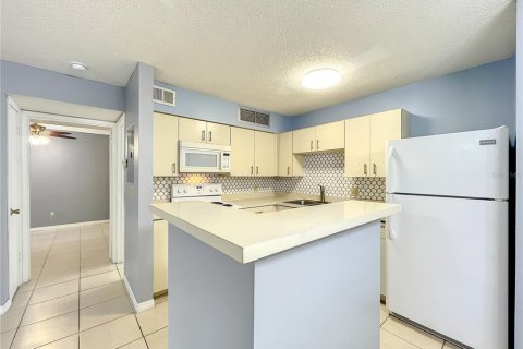 Condo in Altamonte Springs, Florida, 2 bedrooms  № 1295303 - photo 23