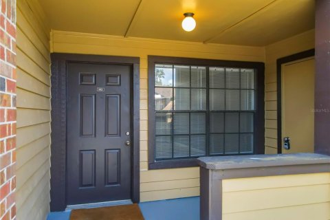 Condo in Altamonte Springs, Florida, 2 bedrooms  № 1295303 - photo 11