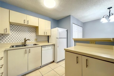 Condo in Altamonte Springs, Florida, 2 bedrooms  № 1295303 - photo 28