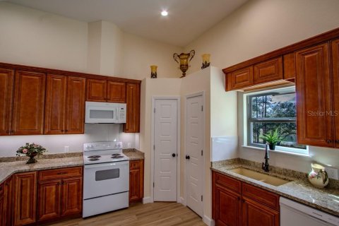 House in Hawthorne, Florida 3 bedrooms, 150.5 sq.m. № 1541838 - photo 7