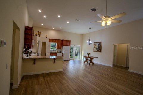 House in Hawthorne, Florida 3 bedrooms, 150.5 sq.m. № 1541838 - photo 10