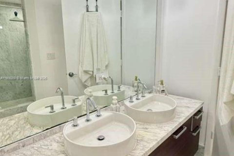 Copropriété à vendre à Miami, Floride: 2 chambres, 87.33 m2 № 2017120 - photo 13