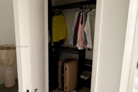 Copropriété à vendre à Miami, Floride: 2 chambres, 87.33 m2 № 2017120 - photo 8