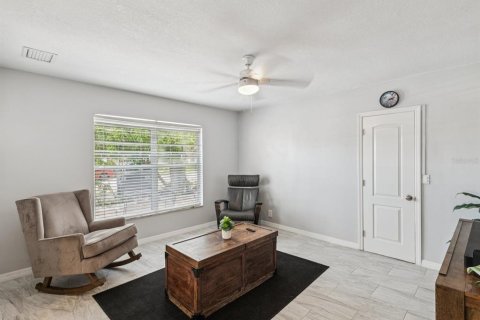 Casa en venta en Tampa, Florida, 4 dormitorios, 200.48 m2 № 1827871 - foto 3