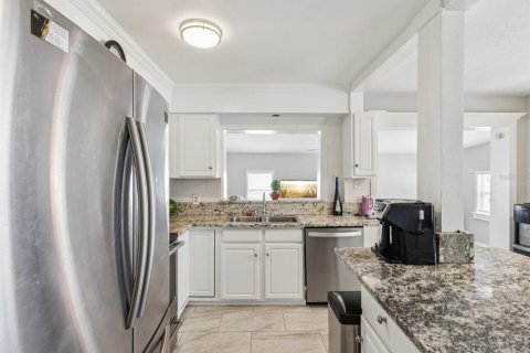 Casa en venta en Tampa, Florida, 4 dormitorios, 200.48 m2 № 1827871 - foto 5