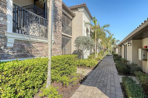 Condo in Bradenton, Florida, 2 bedrooms in LAKEWOOD NATIONAL  № 2232798 - photo 6