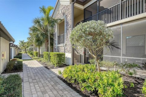 Condo in Bradenton, Florida, 2 bedrooms in LAKEWOOD NATIONAL  № 2232798 - photo 5