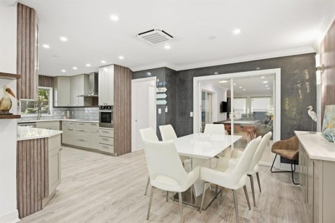 Villa ou maison à vendre à Largo, Floride: 3 chambres, 148.36 m2 № 2388350 - photo 8