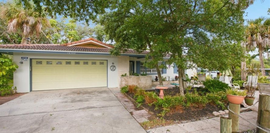 Villa ou maison à Largo, Floride 3 chambres, 148.36 m2 № 2388350