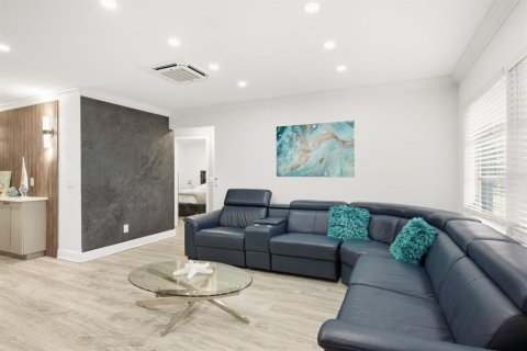 Villa ou maison à vendre à Largo, Floride: 3 chambres, 148.36 m2 № 2388350 - photo 11