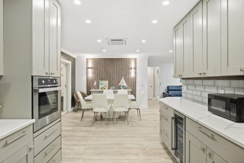 Villa ou maison à vendre à Largo, Floride: 3 chambres, 148.36 m2 № 2388350 - photo 9