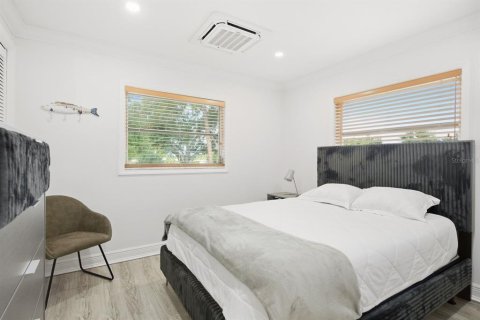 Villa ou maison à vendre à Largo, Floride: 3 chambres, 148.36 m2 № 2388350 - photo 15