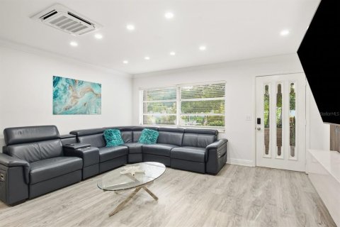 Villa ou maison à vendre à Largo, Floride: 3 chambres, 148.36 m2 № 2388350 - photo 12