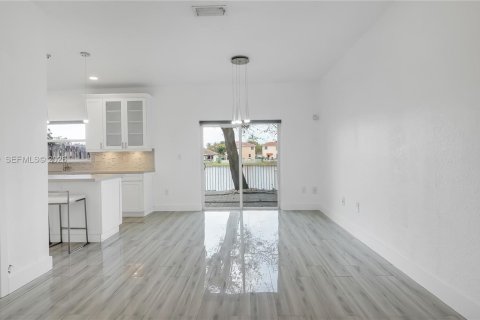 Adosado en alquiler en Miramar, Florida, 3 dormitorios, 157.93 m2 № 2050262 - foto 11