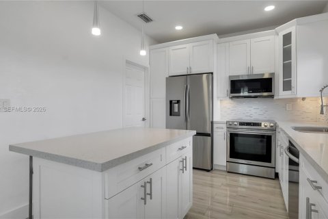 Adosado en alquiler en Miramar, Florida, 3 dormitorios, 157.93 m2 № 2050262 - foto 7