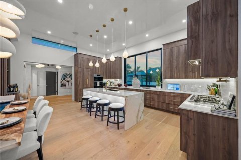 Villa ou maison à vendre à Sarasota, Floride: 4 chambres, 272.2 m2 № 2408871 - photo 4