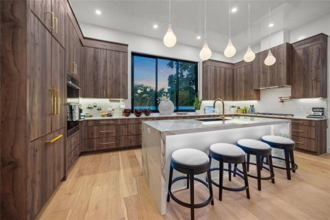 Villa ou maison à vendre à Sarasota, Floride: 4 chambres, 272.2 m2 № 2408871 - photo 6