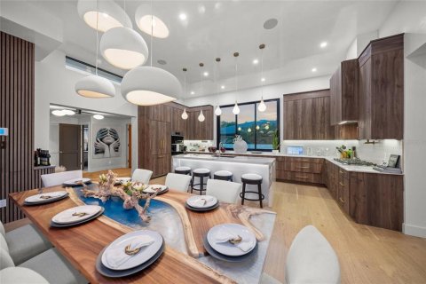 Villa ou maison à vendre à Sarasota, Floride: 4 chambres, 272.2 m2 № 2408871 - photo 10