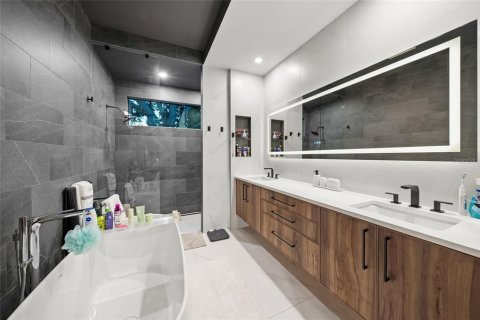 Villa ou maison à vendre à Sarasota, Floride: 4 chambres, 272.2 m2 № 2408871 - photo 19