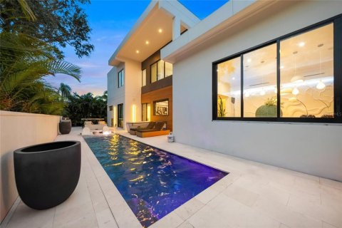 Villa ou maison à vendre à Sarasota, Floride: 4 chambres, 272.2 m2 № 2408871 - photo 3