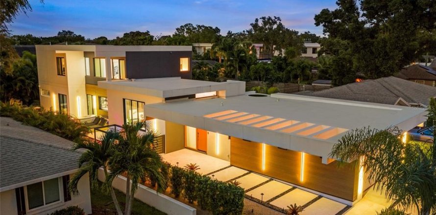 Villa ou maison à Sarasota, Floride 4 chambres, 272.2 m2 № 2408871