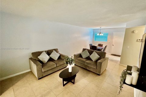 Appartement à louer à Boynton Beach, Floride: 1 chambre, 57.97 m2 № 1971640 - photo 1