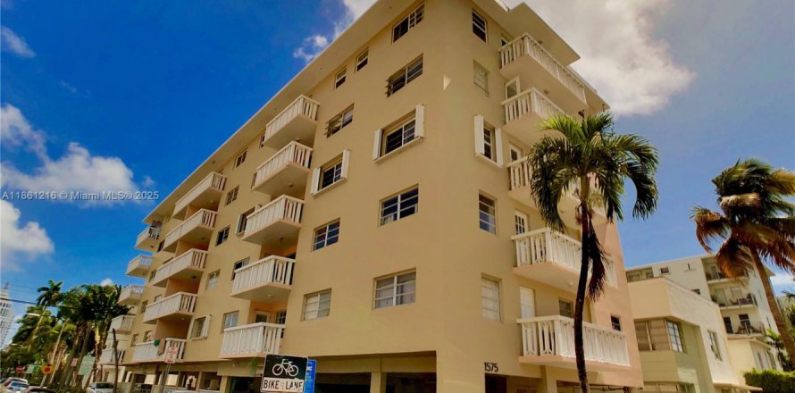 Condo à Miami Beach, Floride, 1 chambre № 1889346