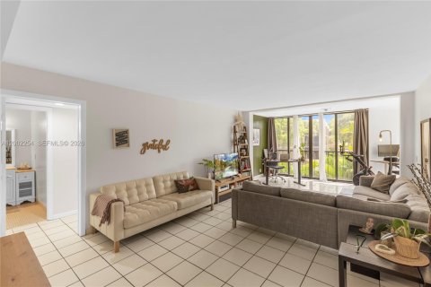 Купить кондоминиум в Уэстон, Флорида 2 спальни, 114.73м2, № 2067814 - фото 12