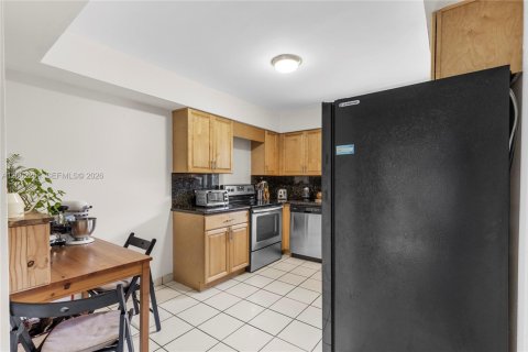 Купить кондоминиум в Уэстон, Флорида 2 спальни, 114.73м2, № 2067814 - фото 11