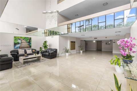Купить кондоминиум в Уэстон, Флорида 2 спальни, 114.73м2, № 2067814 - фото 6