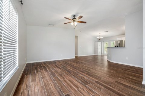 House in Tampa, Florida 3 bedrooms, 120.77 sq.m. № 1879140 - photo 7