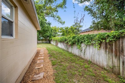 House in Tampa, Florida 3 bedrooms, 120.77 sq.m. № 1879140 - photo 25