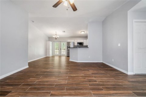 House in Tampa, Florida 3 bedrooms, 120.77 sq.m. № 1879140 - photo 8