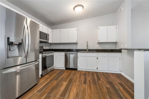 House in Tampa, Florida 3 bedrooms, 120.77 sq.m. № 1879140 - photo 11