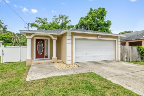 House in Tampa, Florida 3 bedrooms, 120.77 sq.m. № 1879140 - photo 2