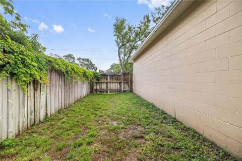 House in Tampa, Florida 3 bedrooms, 120.77 sq.m. № 1879140 - photo 26