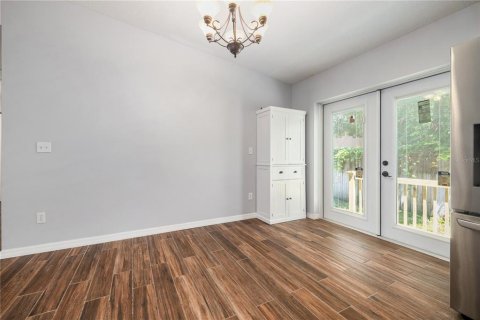 House in Tampa, Florida 3 bedrooms, 120.77 sq.m. № 1879140 - photo 13