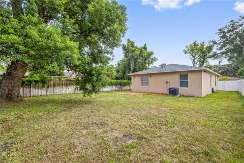 House in Tampa, Florida 3 bedrooms, 120.77 sq.m. № 1879140 - photo 29