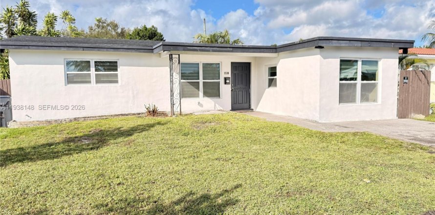 House in Hollywood, Florida 4 bedrooms, 156.54 sq.m. № 1996392