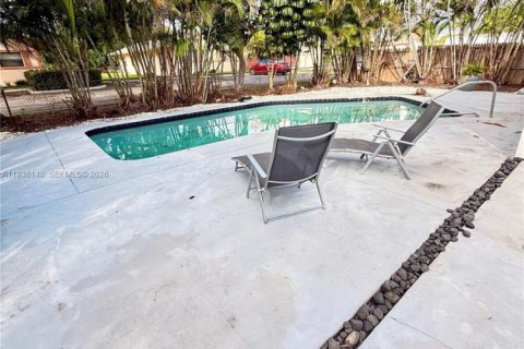 House in Hollywood, Florida 4 bedrooms, 156.54 sq.m. № 1996392 - photo 15
