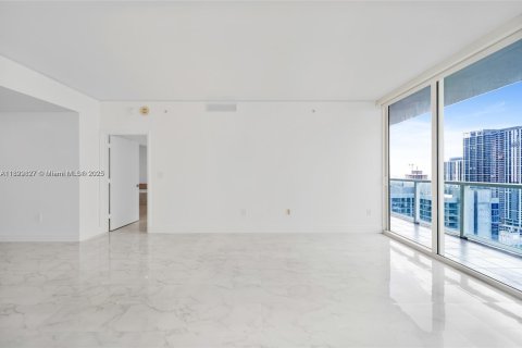 Condo in Miami, Florida, 1 bedroom  № 1807040 - photo 22