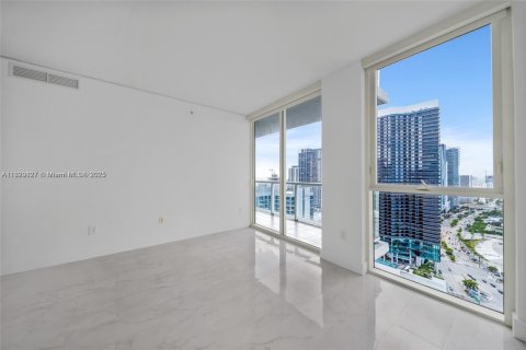 Condo in Miami, Florida, 1 bedroom  № 1807040 - photo 18