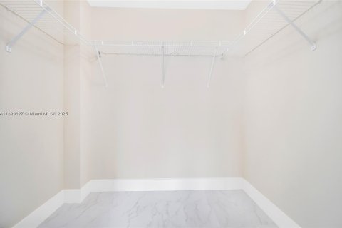 Condo in Miami, Florida, 1 bedroom  № 1807040 - photo 14
