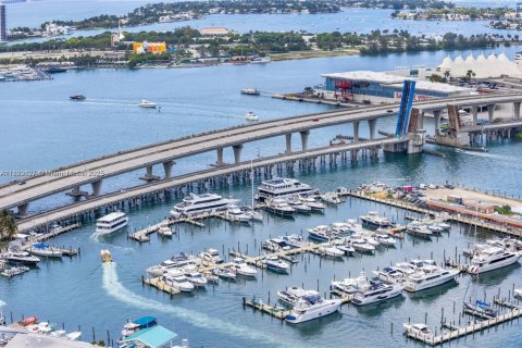 Condo in Miami, Florida, 1 bedroom  № 1807040 - photo 28