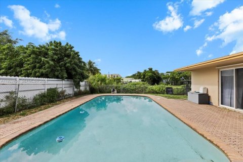 Купить виллу или дом в Санрайз, Флорида 4 спальни, 171.87м2, № 1981995 - фото 18