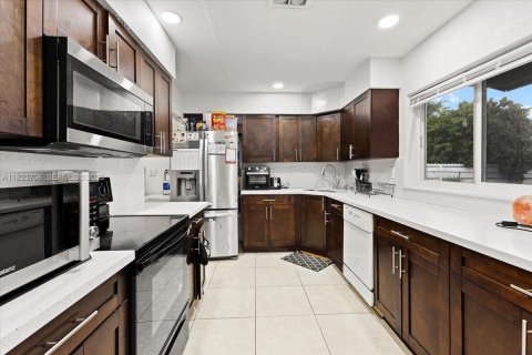 Купить виллу или дом в Санрайз, Флорида 4 спальни, 171.87м2, № 1981995 - фото 4