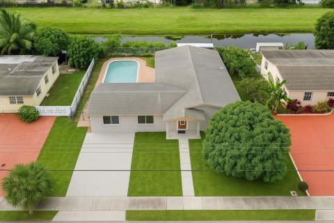 Купить виллу или дом в Санрайз, Флорида 4 спальни, 171.87м2, № 1981995 - фото 19