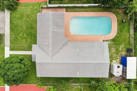 Купить виллу или дом в Санрайз, Флорида 4 спальни, 171.87м2, № 1981995 - фото 2